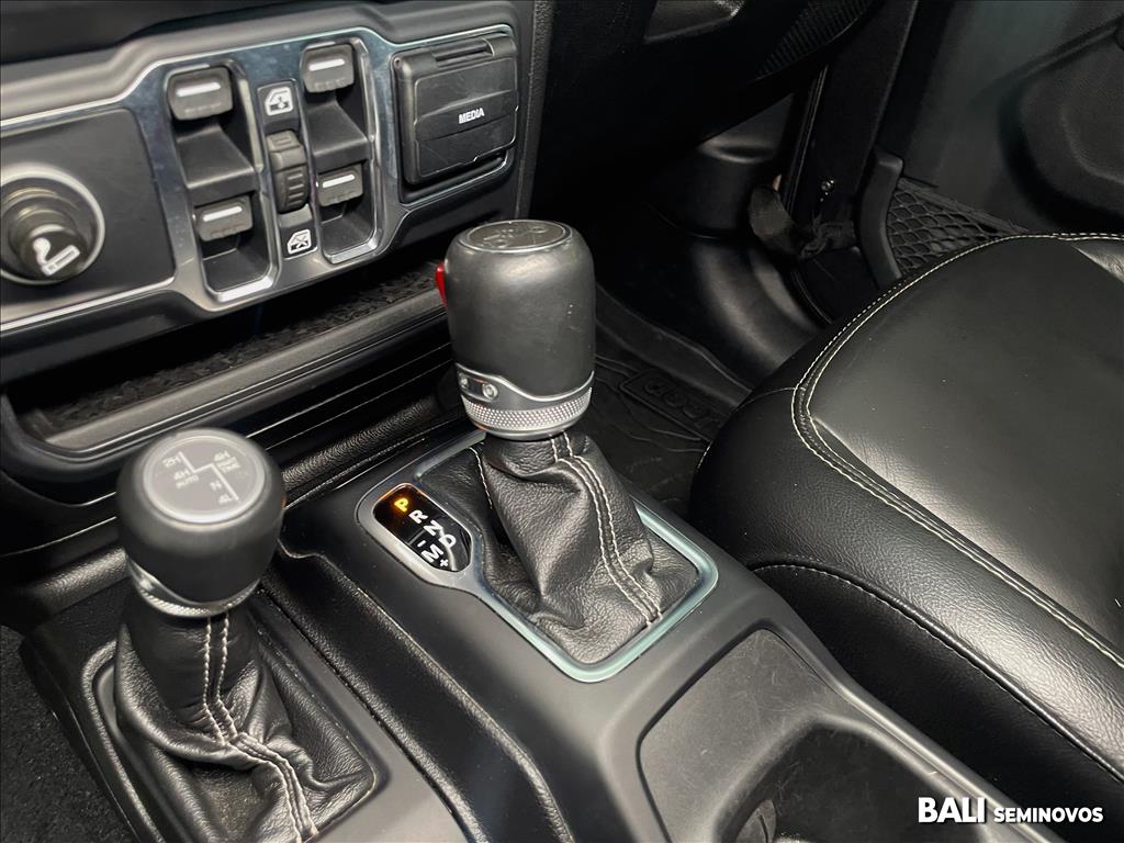 WRANGLER 2.0 TURBO GASOLINA UNLIMITED OVERLAND 4P 4X4 AT815