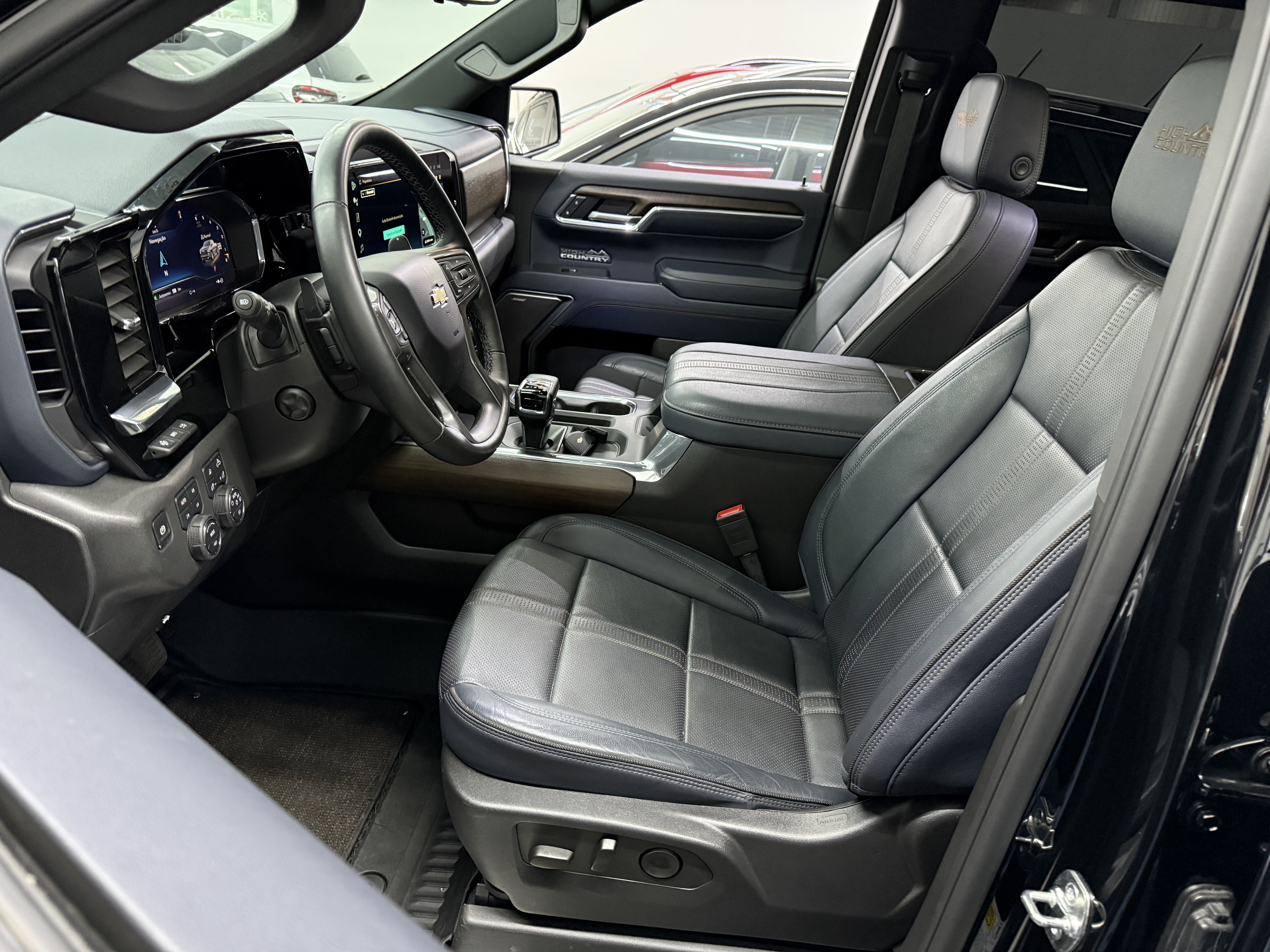 SILVERADO 5.3 V8 GASOLINA 1500 HIGH COUNTRY 4X4 AUTOMÁTICO10