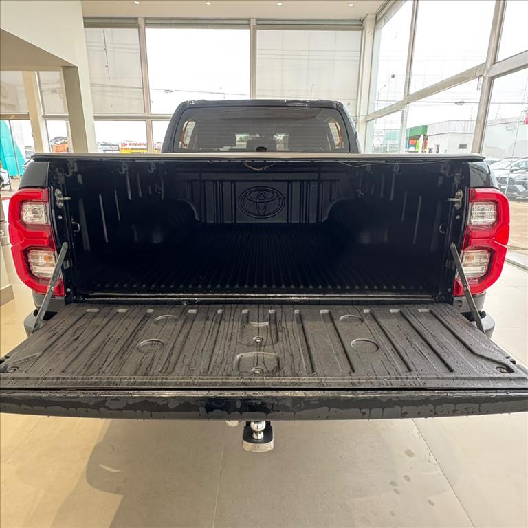 HILUX 2.8 D-4D TURBO DIESEL CD SRX 4X4 AUTOMÁTICO6