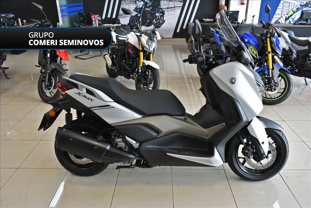 XMAX 250 CONNECTED ABS4