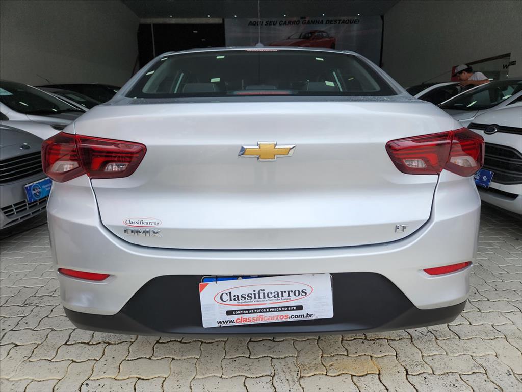Chevrolet Onix Plus - 1.0 FLEX LT MANUAL