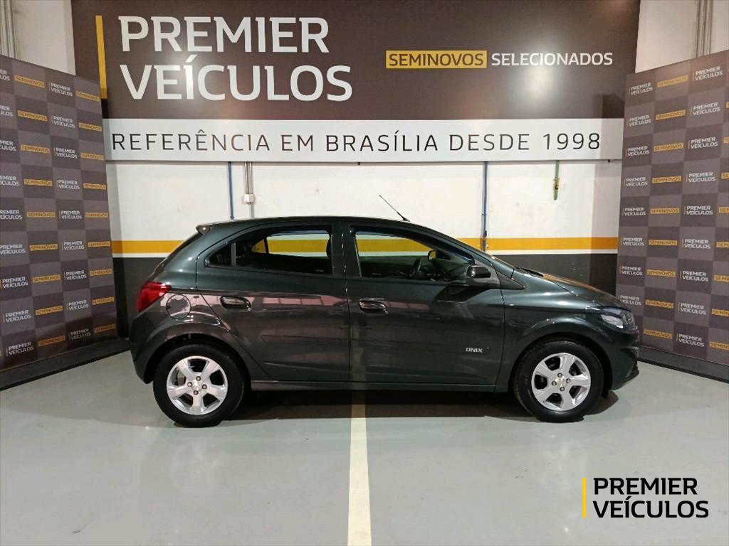 ONIX 1.4 MPFI LT 8V FLEX 4P AUTOMÁTICO3