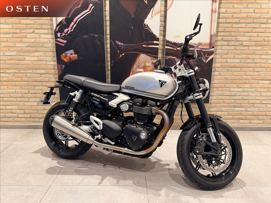 TRIUMPH-SPEED-TWIN