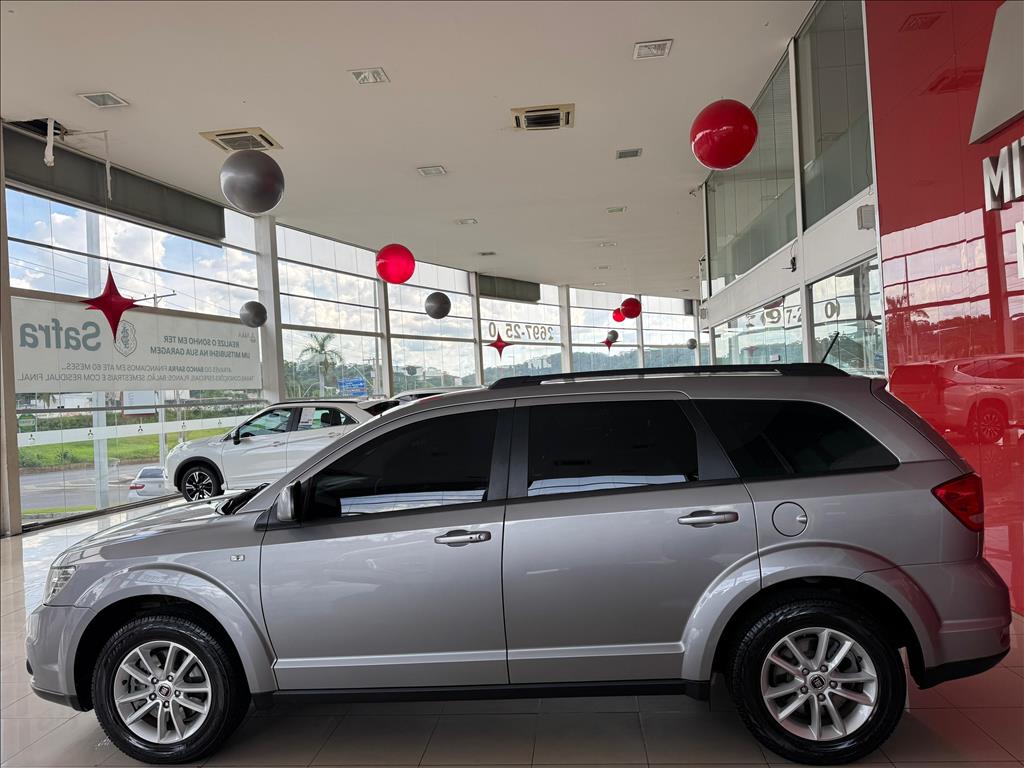 Fiat-FREEMONT-2.4 PRECISION 16V GASOLINA 4P AUTOMÁTICO