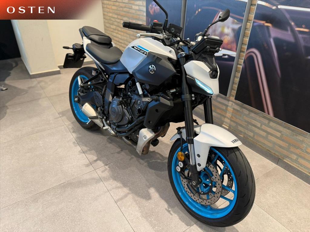YAMAHA-MT-07-CONNECTED ABS