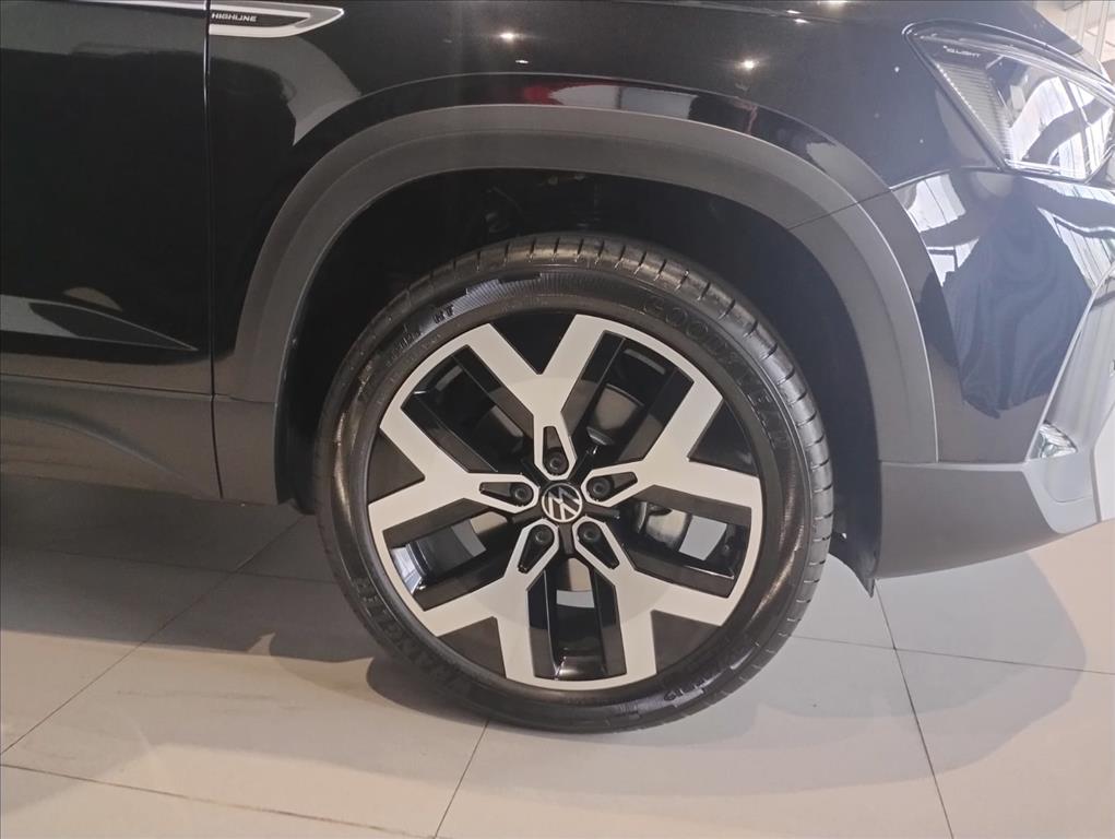 TAOS 1.4 250 TSI TOTAL FLEX HIGHLINE AUTOMÁTICO12