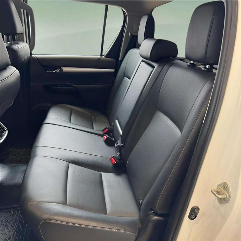 HILUX 2.8 D-4D TURBO DIESEL CD SRV 4X4 AUTOMÁTICO14