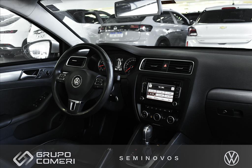 JETTA 2.0 TSI HIGHLINE 211CV GASOLINA 4P TIPTRONIC18