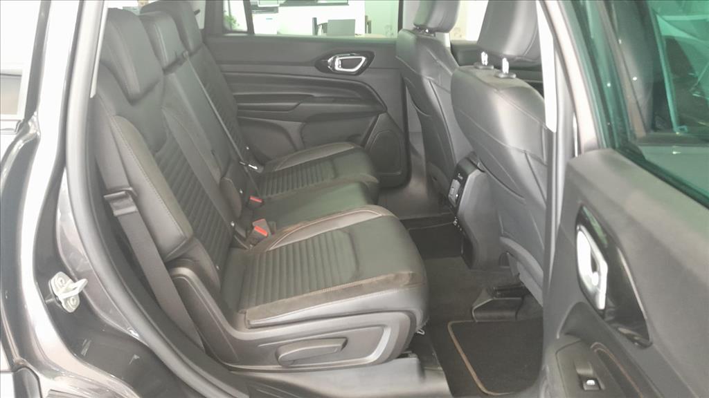 COMMANDER 1.3 T270 TURBO FLEX LIMITED AT6 COMMANDER 1.3 T270 TURBO FLEX LIMITED AT6