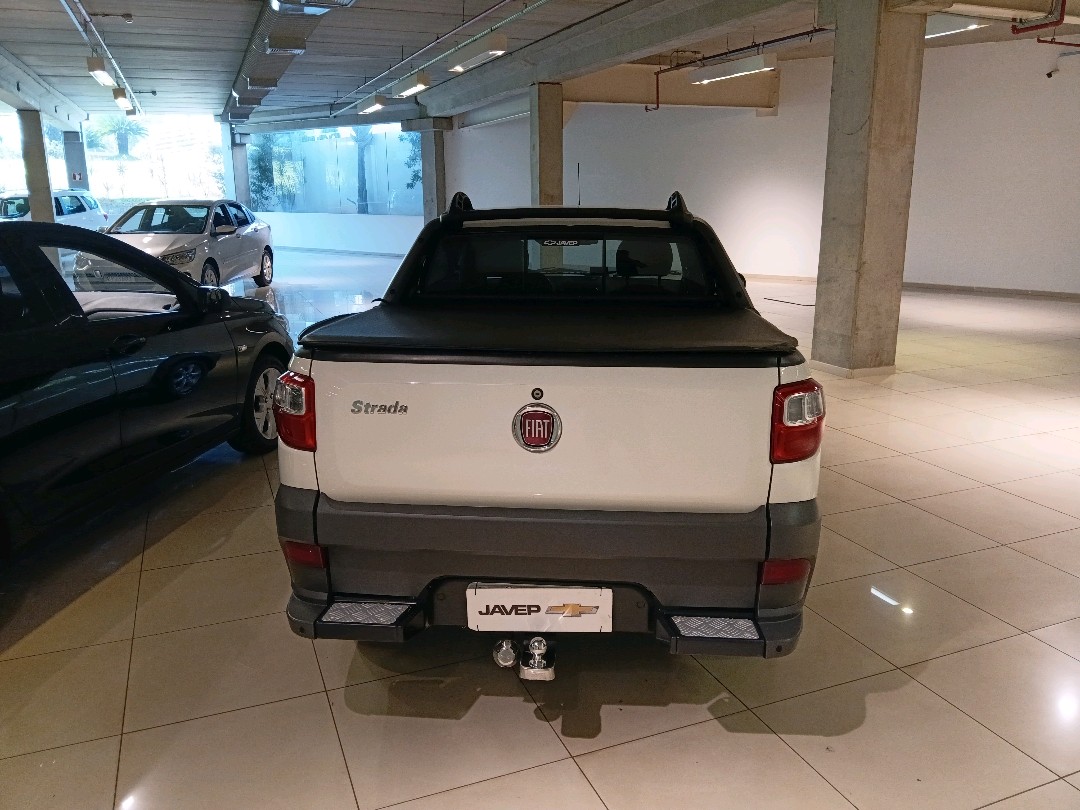 Fiat-STRADA-1.4 MPI FREEDOM CD 8V FLEX 3P MANUAL