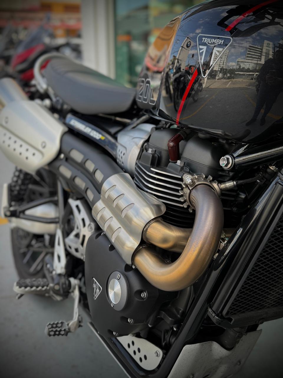 TRIUMPH-SCRAMBLER-1200 XE