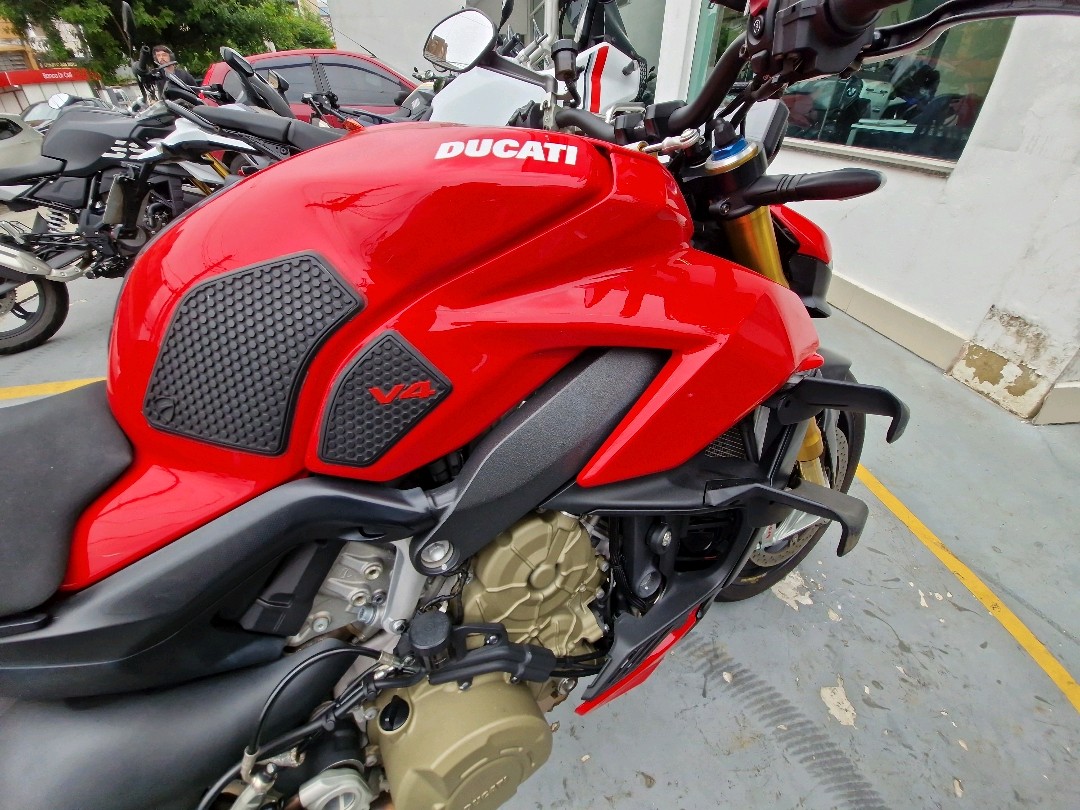 DUCATI-STREETFIGHTER-V4 S