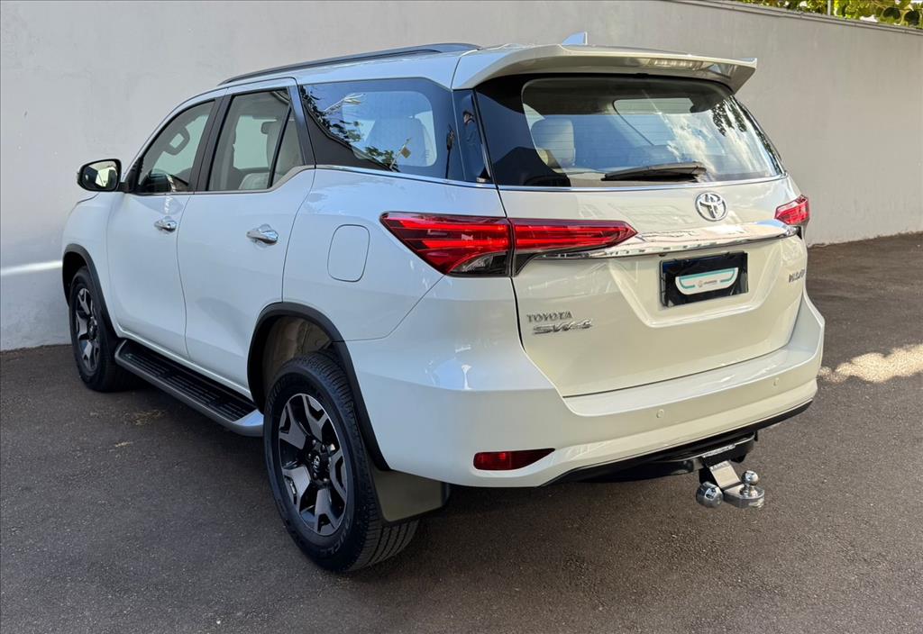 HILUX SW4 2.8 SRX DIAMOND 4X4 7 LUGARES 16V TURBO INTERCOOLER DIESEL 4P AUTOMÁTICO4