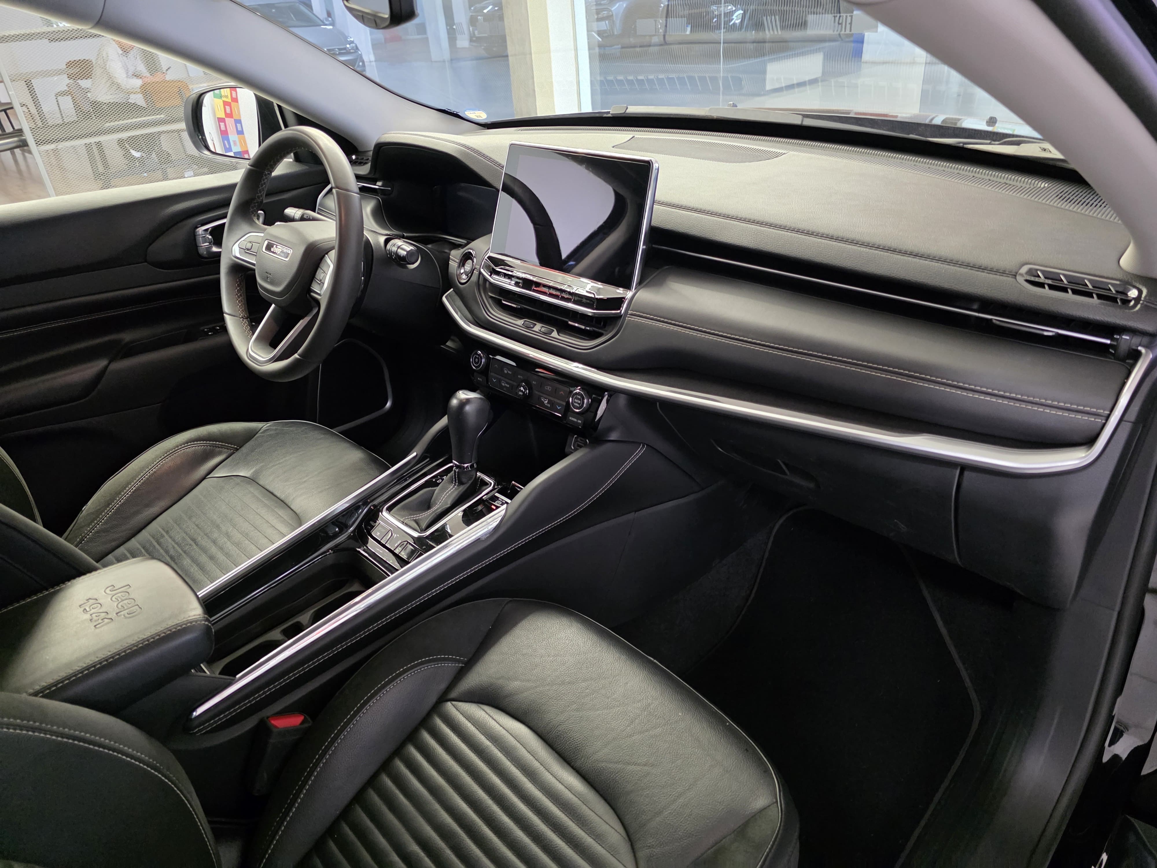COMMANDER 1.3 T270 TURBO FLEX LONGITUDE AT68