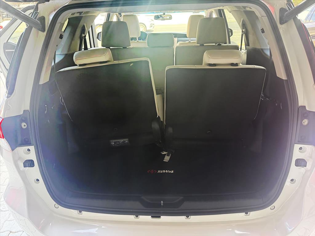 Toyota Hilux Sw4 - 2.8 SRX DIAMOND 4X4 7 LUGARES 16V TURBO INTERCOOLER DIESEL 4P AUTOMÁTICO