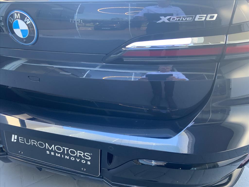 BMW-i7-ELÉTRICO XDRIVE60 M SPORT