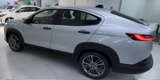 FASTBACK 1.0 TURBO 200 FLEX CVT2