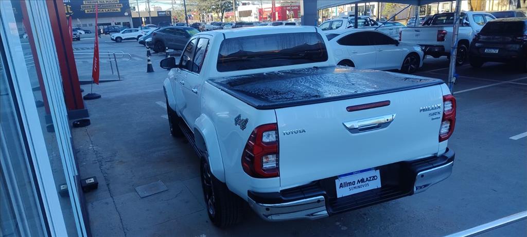 HILUX 2.8 D-4D TURBO DIESEL CD SRX 4X4 AUTOMÁTICO1