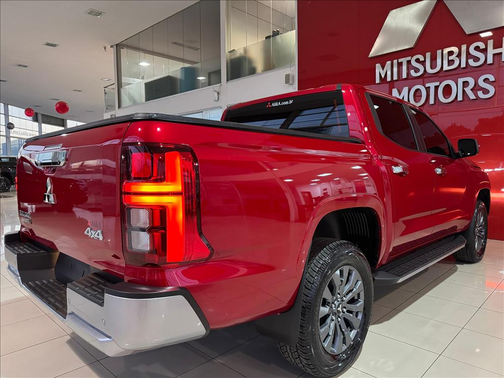 Mitsubishi-TRITON-2.4 BITURBO DIESEL CD HPE-S 4X4 AUTOMÁTICO