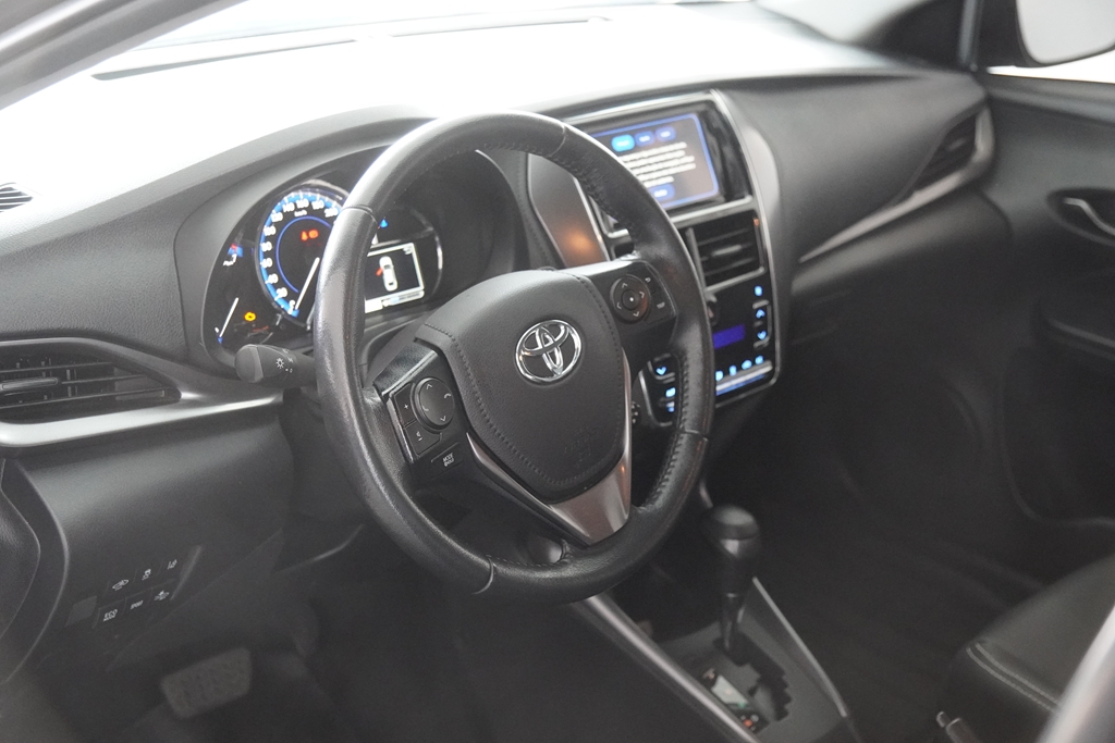 YARIS 1.5 16V FLEX SEDAN XS MULTIDRIVE7