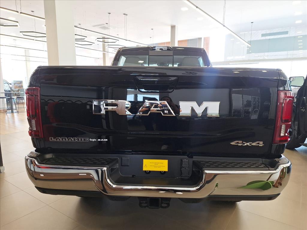 2500 6.7 I6 TURBO DIESEL LARAMIE CD 4X4 AUTOMÁTICO3