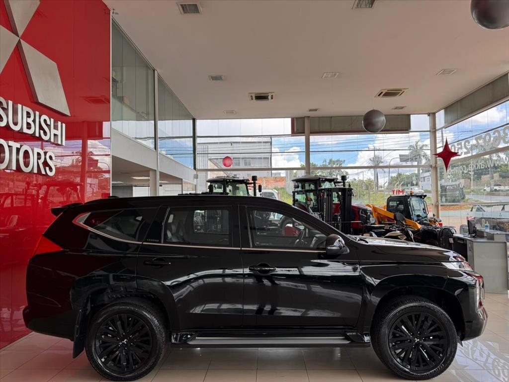 Mitsubishi-PAJERO SPORT-2.4 16V MIVEC TURBO DIESEL LEGEND BLACK AWD AUTOMÁTICO