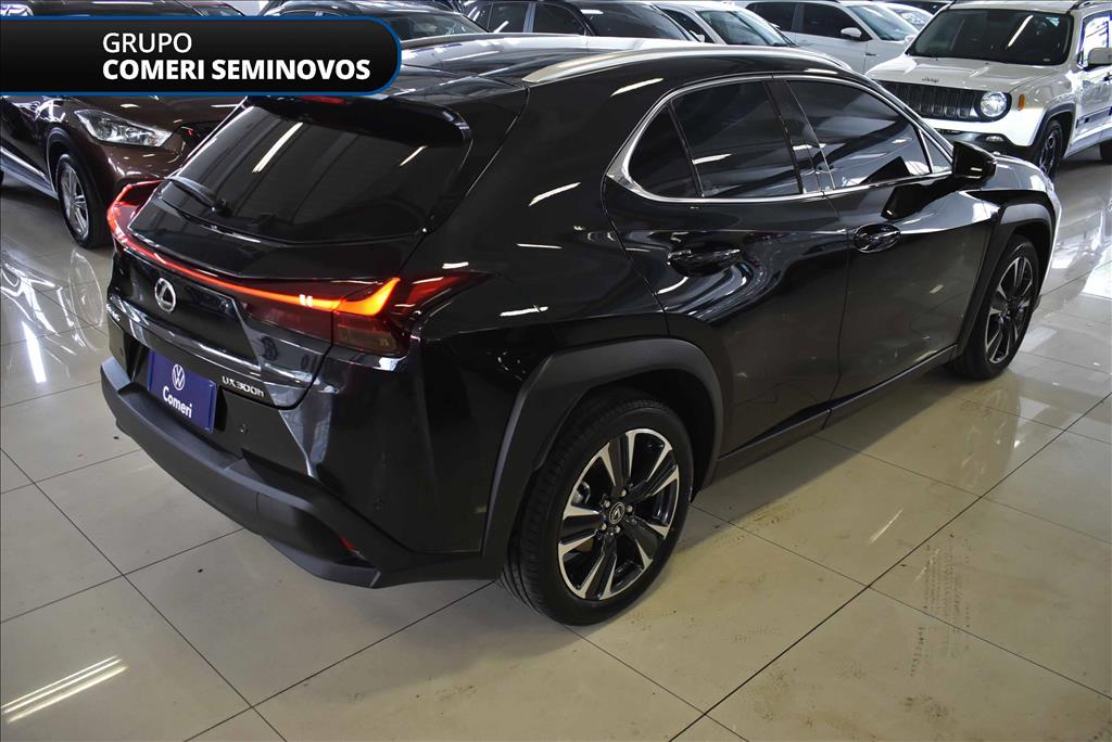 UX 300h 2.0 VVT-I HYBRID CVT1