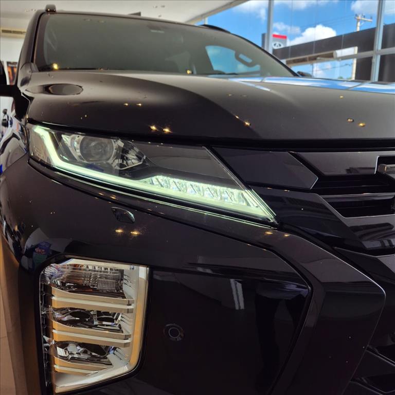 PAJERO SPORT 2.4 16V MIVEC TURBO DIESEL LEGEND BLACK AWD AUTOMÁTICO17