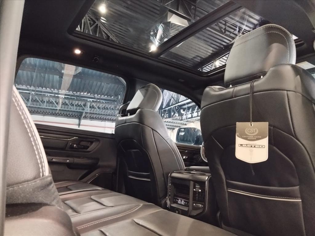 1500 5.7 V8 GASOLINA LIMITED CD 4X4 AUTOMÁTICO10