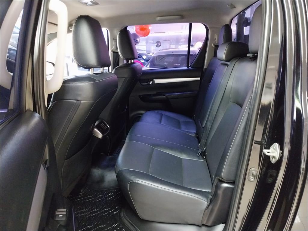 HILUX 2.8 D-4D TURBO DIESEL CD SRX 4X4 AUTOMÁTICO