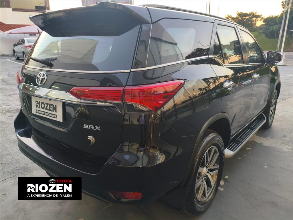 HILUX SW4 2.8 SRX 4X4 7 LUGARES 16V TURBO INTERCOOLER DIESEL 4P AUTOMÁTICO3