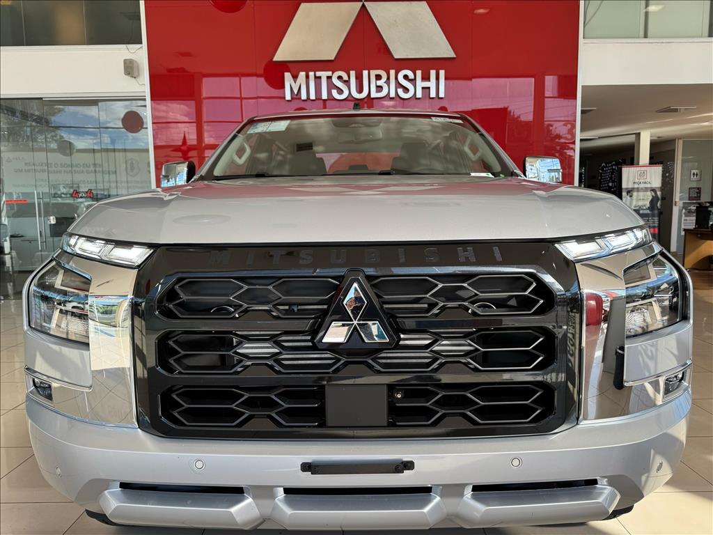 Mitsubishi-TRITON-2.4 BITURBO DIESEL CD HPE-S 4X4 AUTOMÁTICO