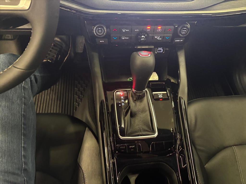 COMMANDER 1.3 T270 TURBO MHEV LIMITED AT69
