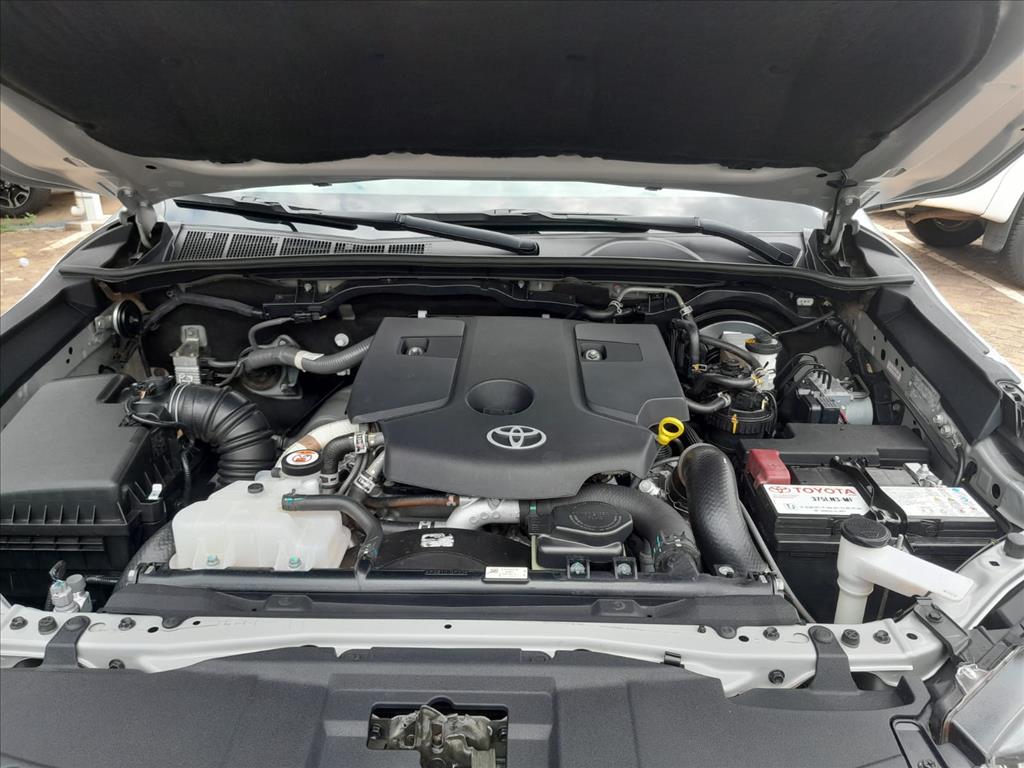 HILUX 2.8 D-4D TURBO DIESEL CD SR 4X4 AUTOMÁTICO14