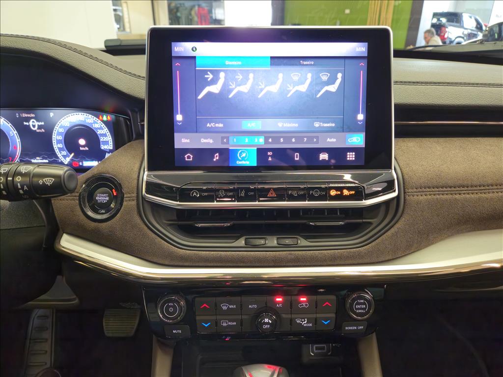 COMMANDER 1.3 T270 TURBO FLEX OVERLAND AT6