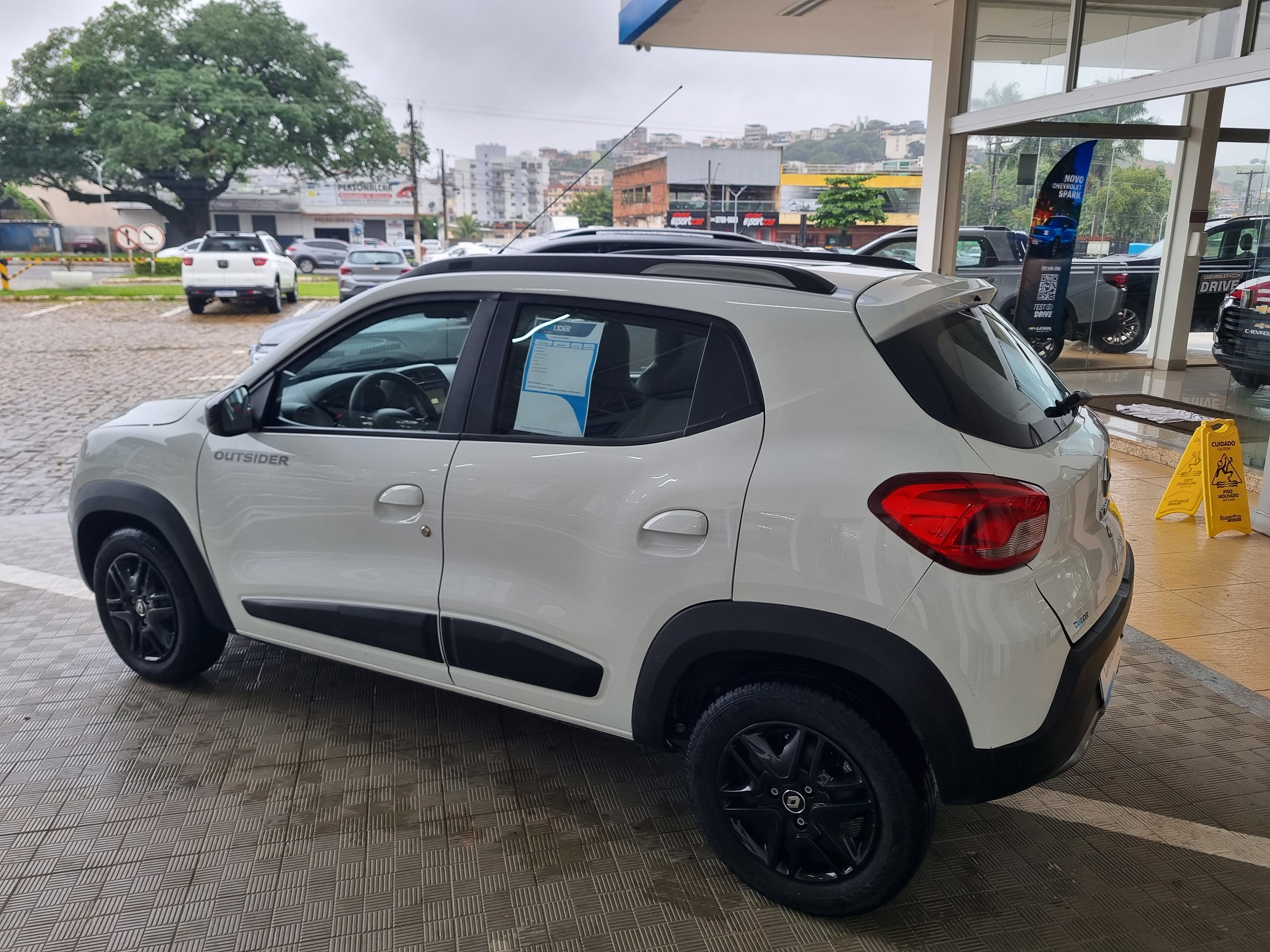 KWID 1.0 12V SCE FLEX OUTSIDER MANUAL1