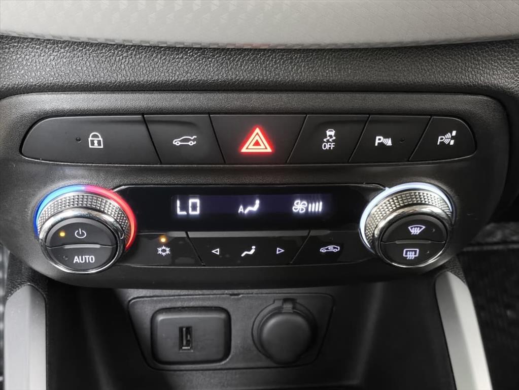 ONIX PLUS 1.0 TURBO FLEX PREMIER AUTOMÁTICO8