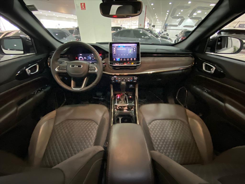 COMMANDER 1.3 T270 TURBO FLEX OVERLAND AT610