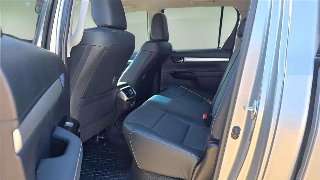 HILUX 2.8 D-4D TURBO DIESEL CD SRX 4X4 AUTOMÁTICO12