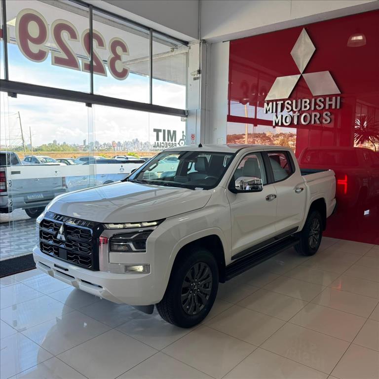 Mitsubishi-TRITON-2.4 BITURBO DIESEL CD HPE 4X4 AUTOMÁTICO