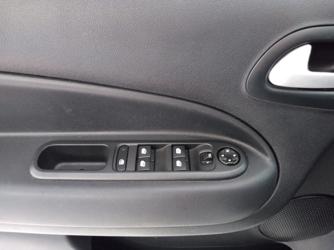 AIRCROSS 1.6 VTI 120 FLEX LIVE EAT612