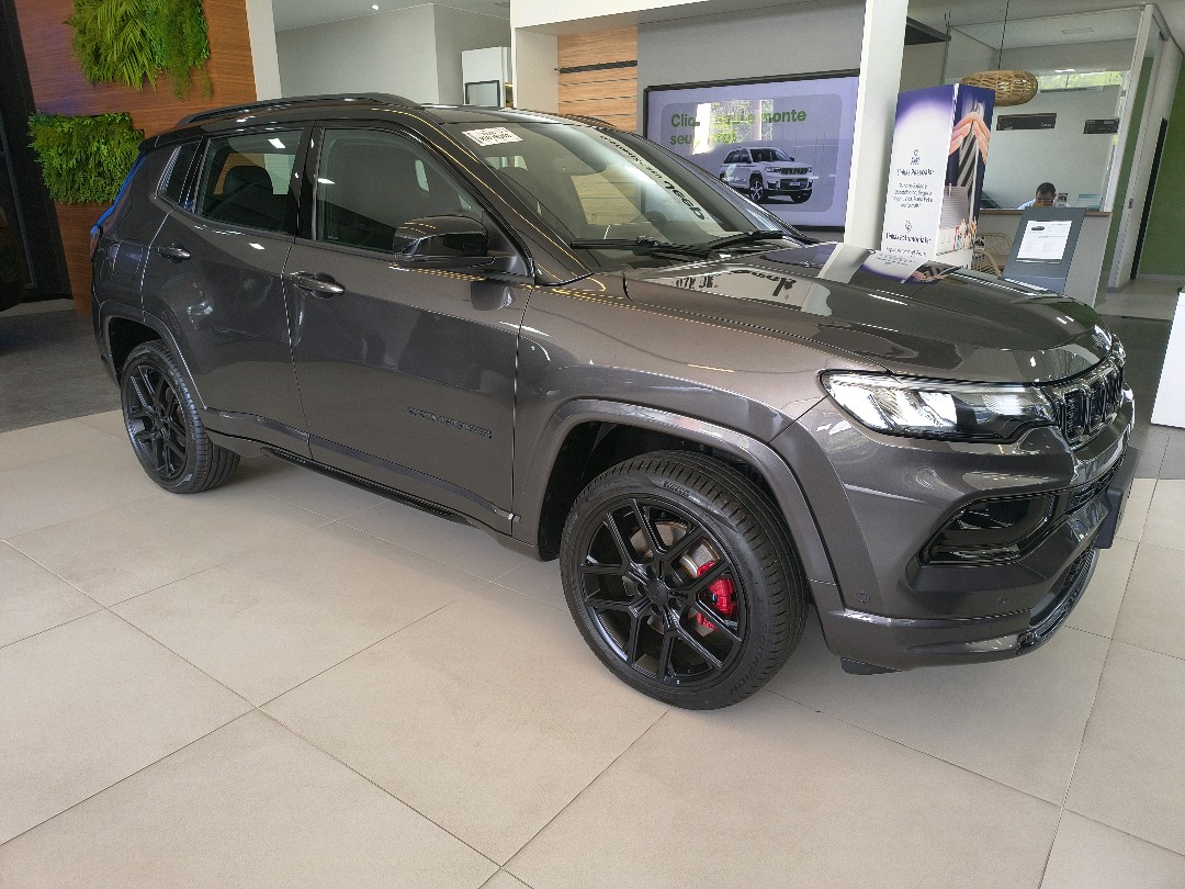 COMPASS 2.0 HURRICANE 4 TURBO GASOLINA BLACKHAWK AT92