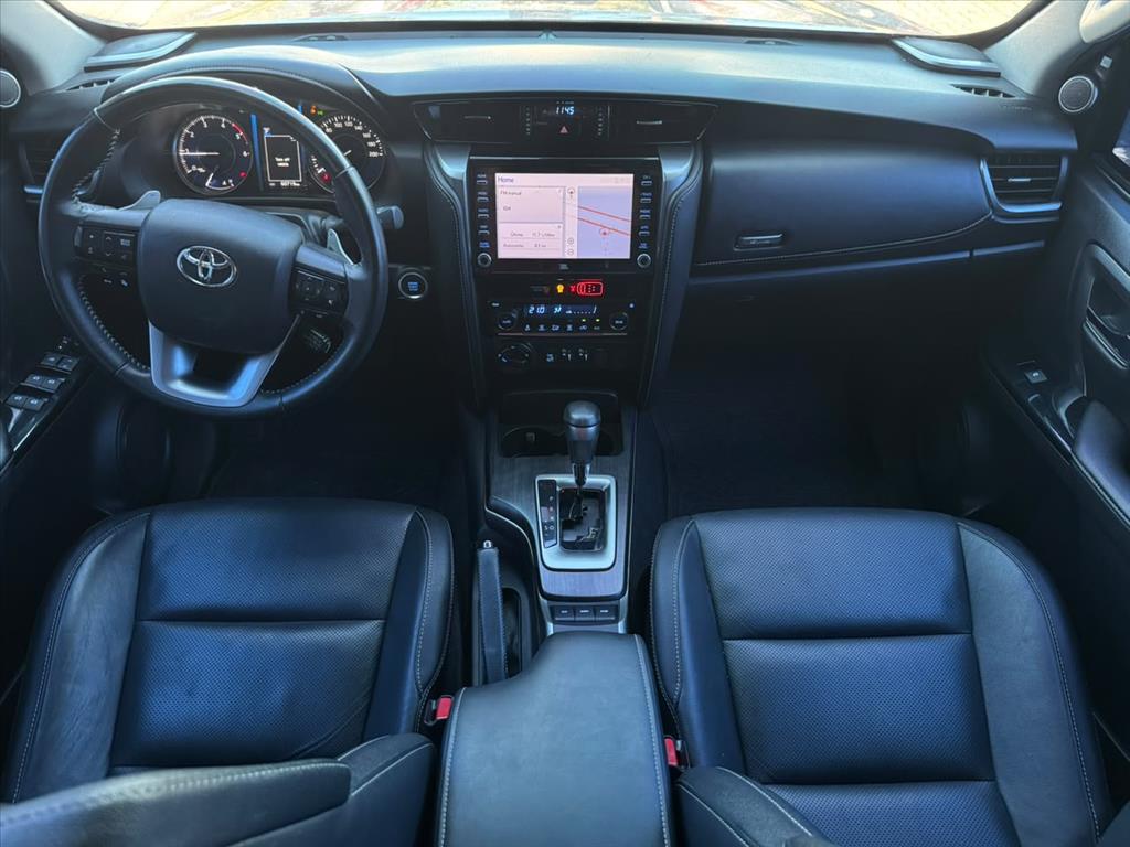 HILUX SW4 2.8 D-4D TURBO DIESEL SRX 7L 4X4 AUTOMÁTICO9