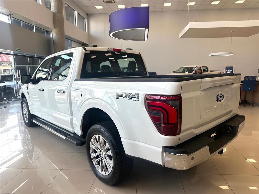 Ford-F-150-5.0 V8 GASOLINA CD LARIAT FX4 AUTOMÁTICO