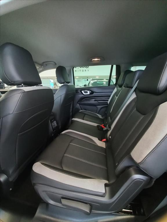 COMMANDER 1.3 T270 TURBO FLEX LIMITED AT68