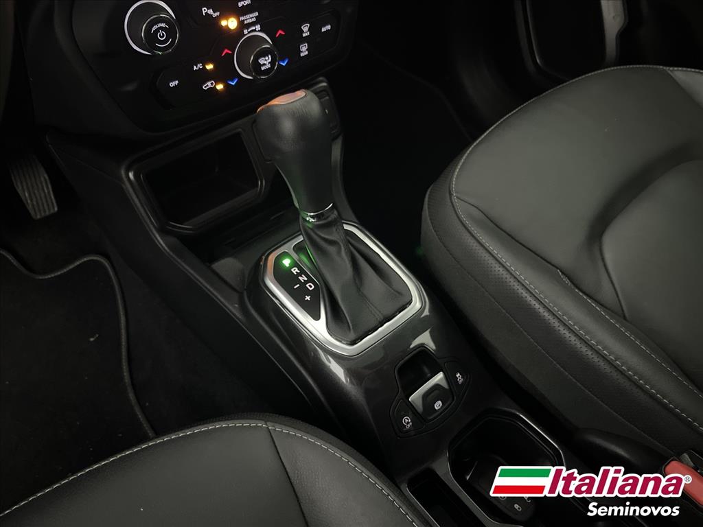 RENEGADE 1.3 T270 TURBO FLEX SAHARA AT611