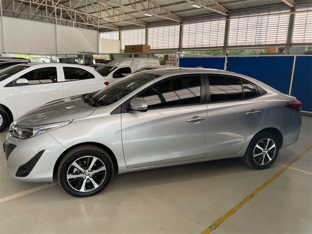 YARIS 1.5 16V FLEX SEDAN XLS MULTIDRIVE YARIS 1.5 16V FLEX SEDAN XLS MULTIDRIVE