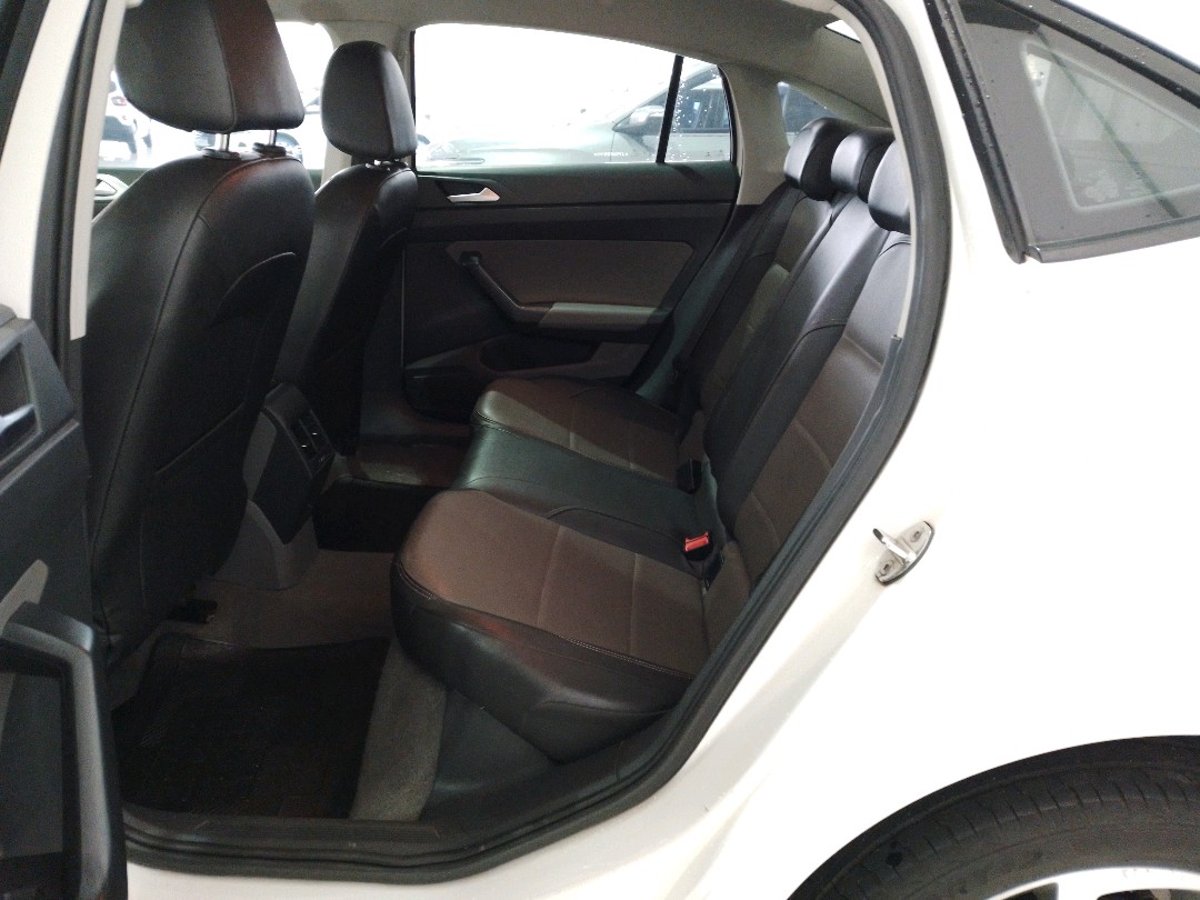 Volkswagen-VIRTUS-1.0 200 TSI HIGHLINE AUTOMÁTICO
