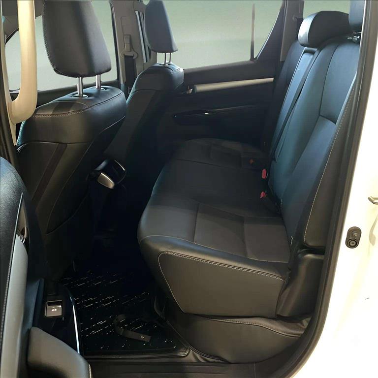 HILUX 2.8 D-4D TURBO DIESEL CD SRX 4X4 AUTOMÁTICO9