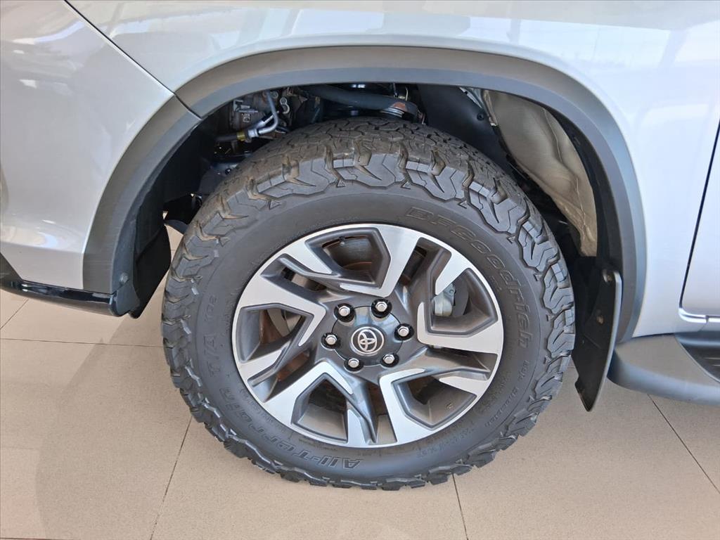 HILUX 2.8 D-4D TURBO DIESEL CD SRX 4X4 AUTOMÁTICO18